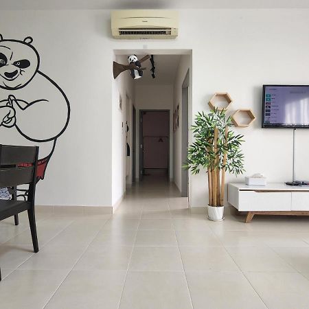 Netflix Panda House 3B2R Rimbayu Kota Kemuning With Atari Games Apartment Teluk Panglima Garang ภายนอก รูปภาพ